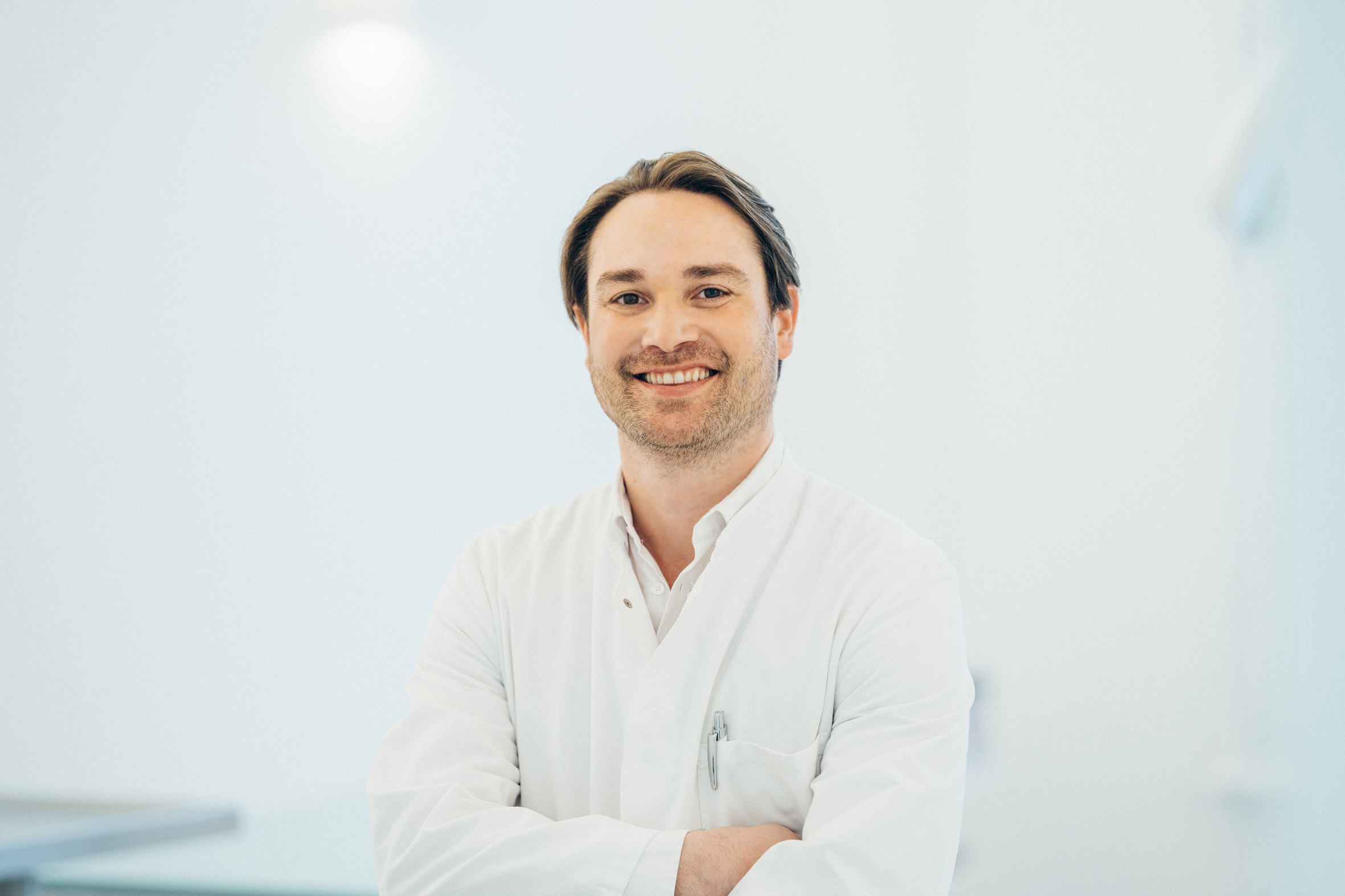 Dr. Jan Erik Jansohn, M.Sc. - Ihr Fachzahnarzt für Oralchirurgie, Tätigkeitsschwerpunkt Implantologie